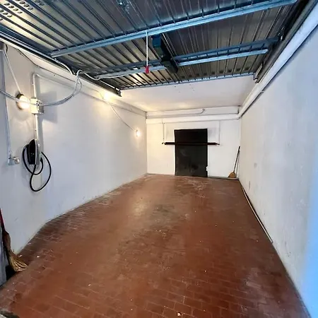 アパート Two Floors In City Center ベルガモ